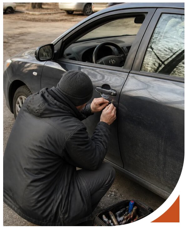 Профессиональное вскрытие автомобиля Тойота без повреждений в Киселёвске